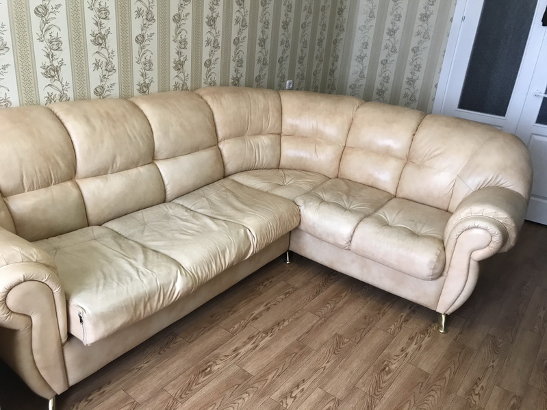 Продается угловой кожаный диван БУ в Минске
