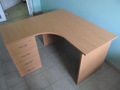 Продам комплект офисной мебели бу: стол, тумба и полка