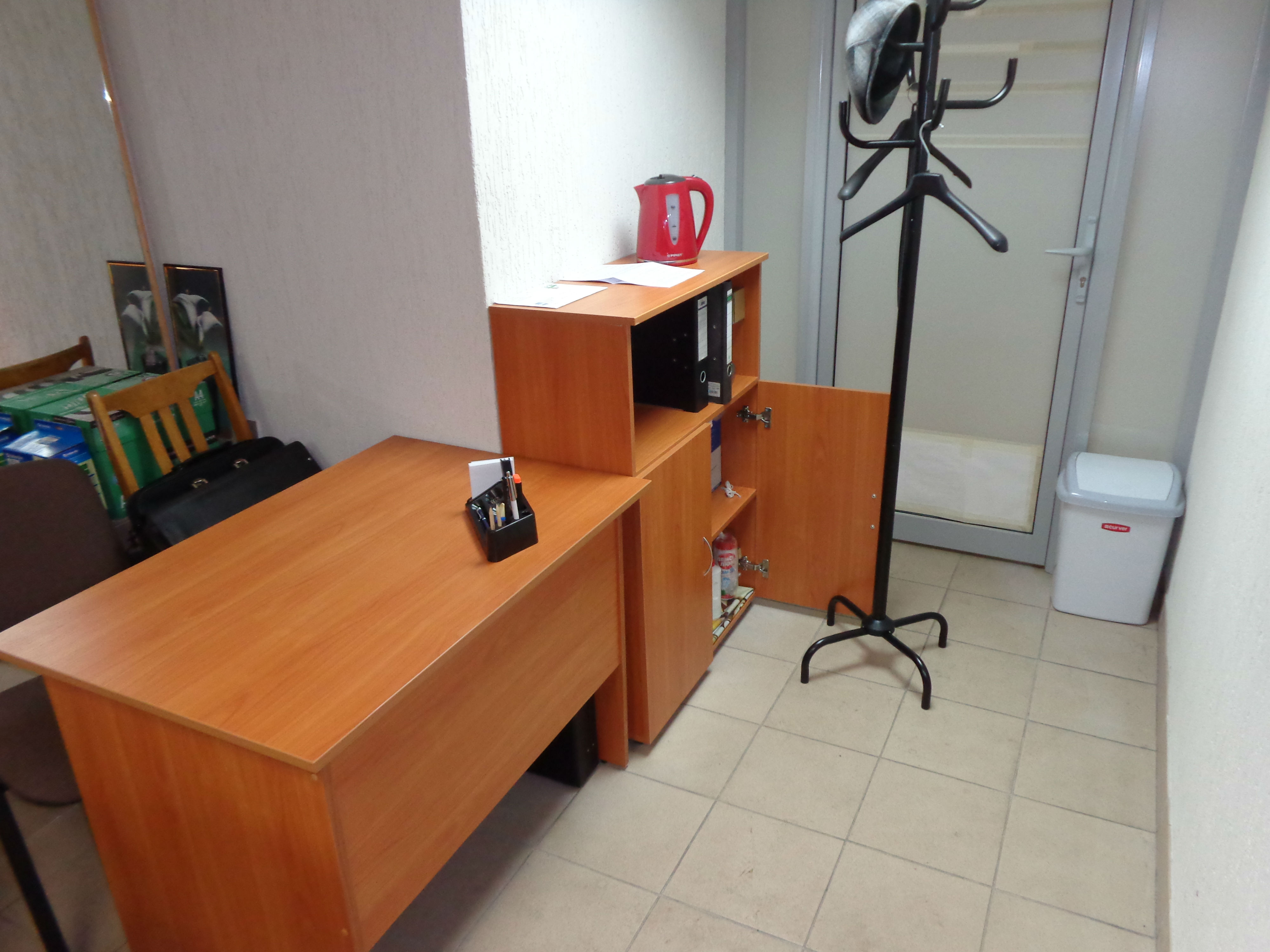 Продаю комплект офисной мебели бу