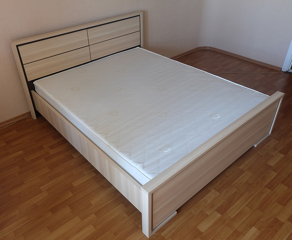 Продам кровать двухспальную Николь в Минске