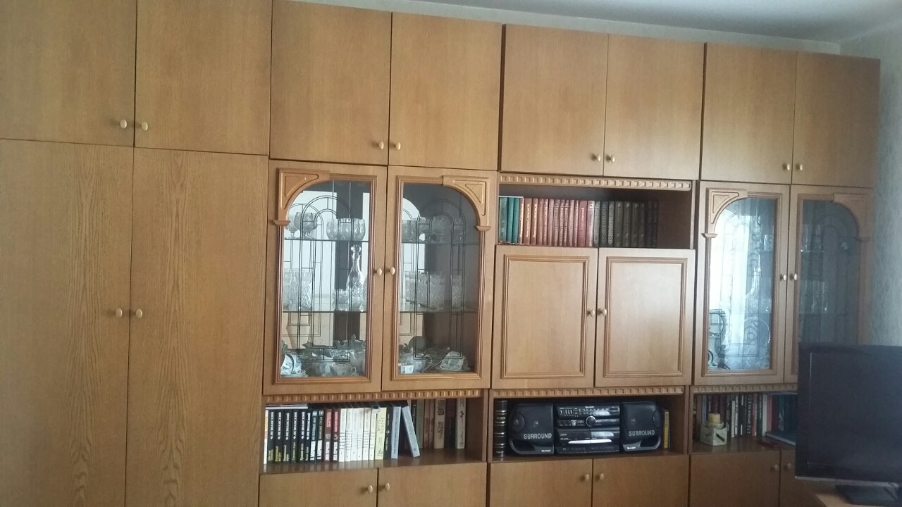 Продам стенку мебельную в Барановичах