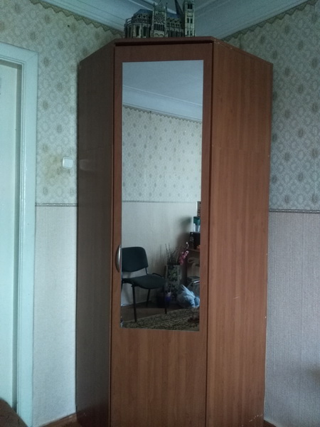 Продается угловой шкаф с зеркалом БУ в Минске