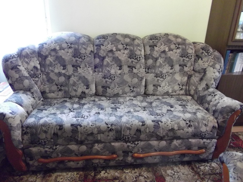 Продам велюровый диван БУ в Минске