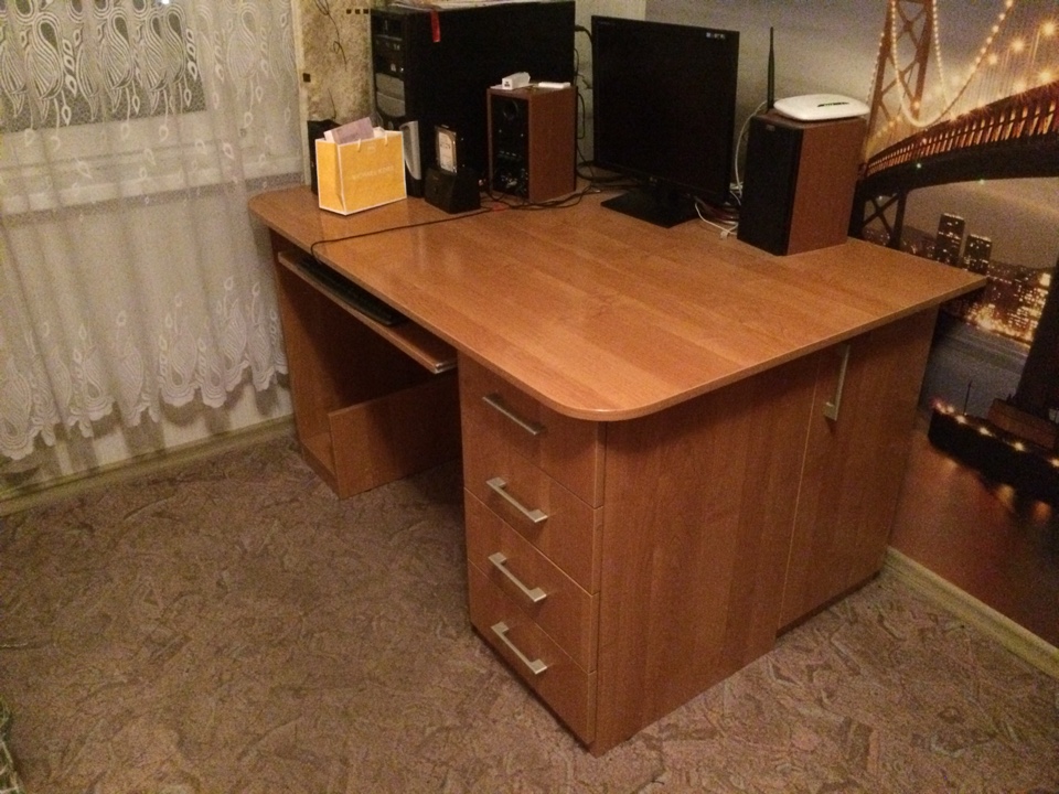 Продам стол компьютерный-письменный БУ в Минске