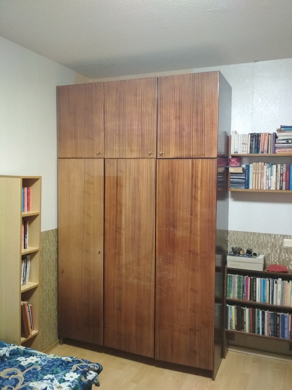 Продаю трехстворчатый шкаф БУ в Минске