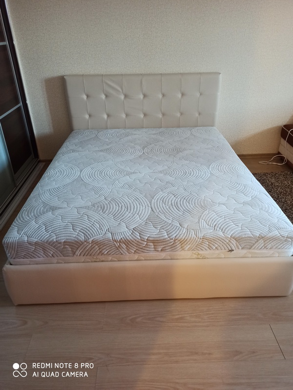 Продается двухспальная кровать с подъемным механизмом БУ в Минске