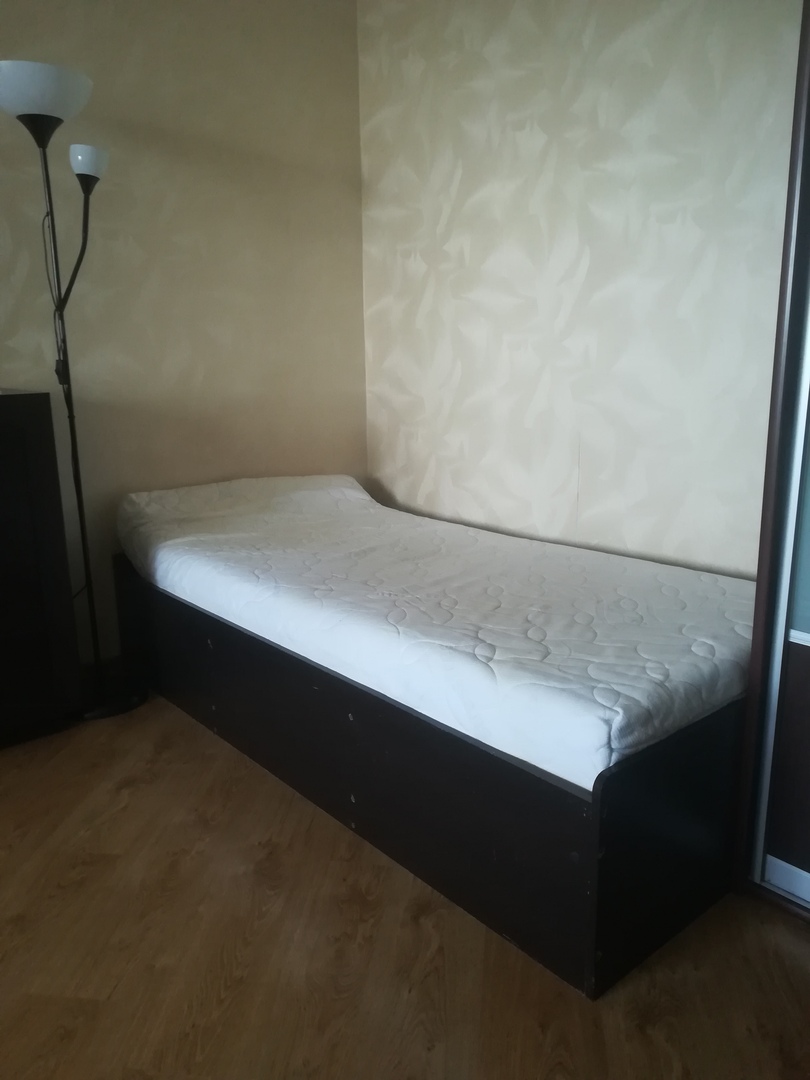 Продаю кровать с матрасом БУ в Минске