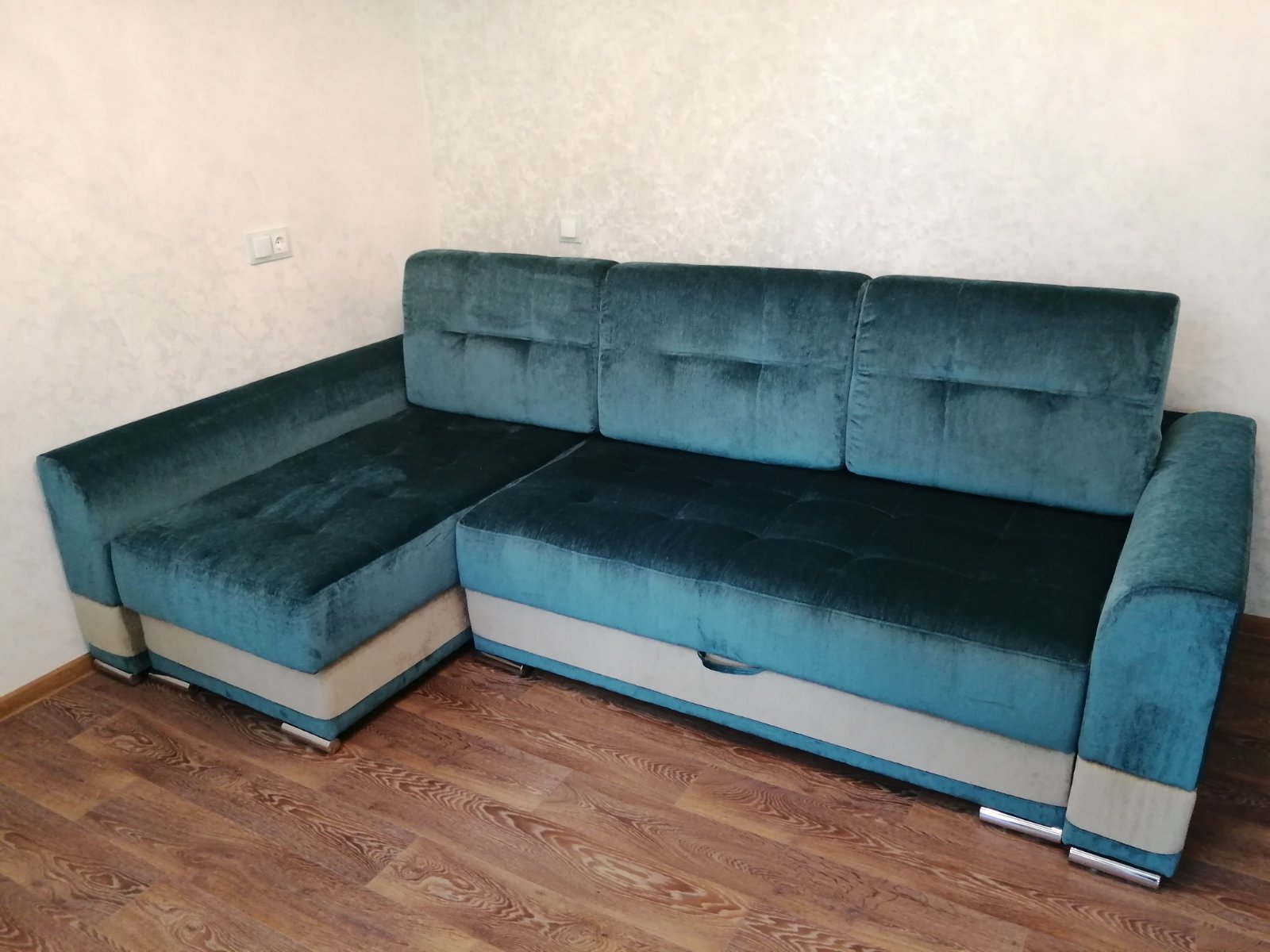 Продам новый угловой диван в Минске